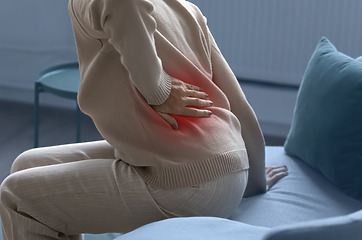 Back pain in the middle - a common complaint of patients who have spinal problems
