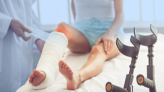 Plaster fixation and crutches are used to reduce strain on the leg