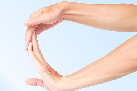 A physiotherapist will recommend suitable exercises for hand arthritis